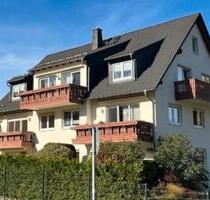 Gepflegte 3-Zimmer-Wohnung mit Garage und Balkon provisionsfrei - Oelsnitz (Erzgebirge)