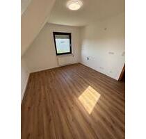 3-Zimmer-Wohnung zu vermieten - 900,00&nbsp;EUR Kaltmiete, ca.&nbsp; 90,00&nbsp;m&sup2; in Großmaischeid (PLZ: 56276)