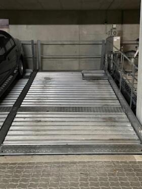 Foto - Tiefgaragen-Stellplatz (4fach-Parker oben)