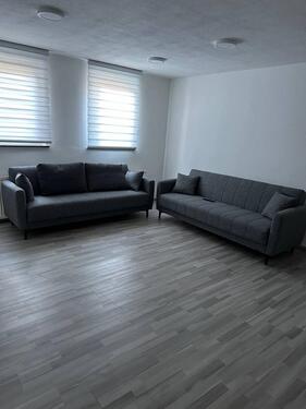 Foto - Kernsanierte Souterrainwohnung in Empelde gegenüber Straßenbahn