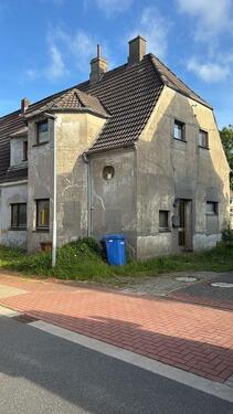 Foto - Doppelhaushälfte zentrumsnah - 102.000,00 EUR Kaufpreis,