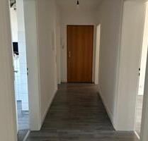 **RENOVIERT und EINZUGSBEREIT**Lichtdurchflutetete Wohnung im ERDGESCHOSS - Minden Bärenkämpen