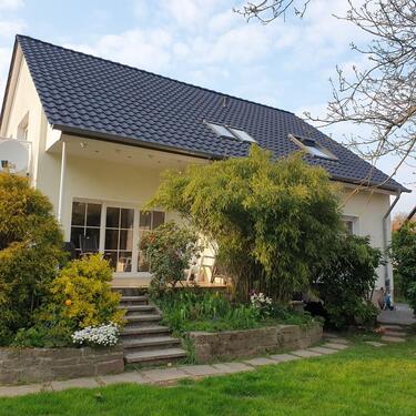 Foto - Einfamilienhaus zur Miete - 2.000,00&nbsp;EUR Kaltmiete, ca.&nbsp; 165,00&nbsp;m&sup2;