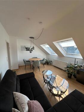 Foto - WERMELSKIRCHEN: schöne, helle 3 Zi. DG-Whng. im 3. OG oh. Aufzug