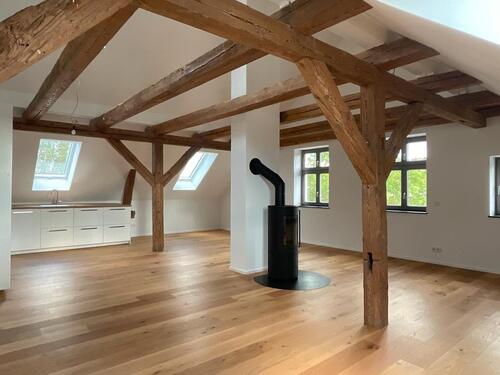 Foto - Wunderschöne Dachgeschosswohnung mit Kaminofen und Garten