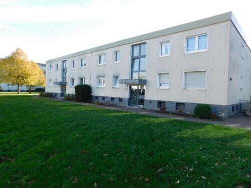 Foto - Moderne und gut geschnittene 3-Zimmer-Wohnung im 1. OG mit Balkon und Vinylboden...