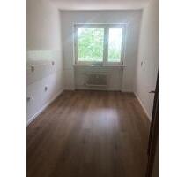 118 qm große 3 ZKB Wohnung mit Balkon & Gäste WC & Aufzug in Kassel, am Klinikum, nähe Uni ( KS-MBS50a-3-3 )