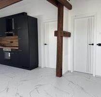 Bollendorf: Charmantes, neues Singleapartment im DG mit Einbauküche und Gartenmitbenutzung