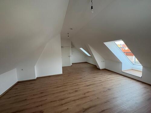 Foto - Helle 1 Zimmer Wohnung direkt am Bahnhof Obg.