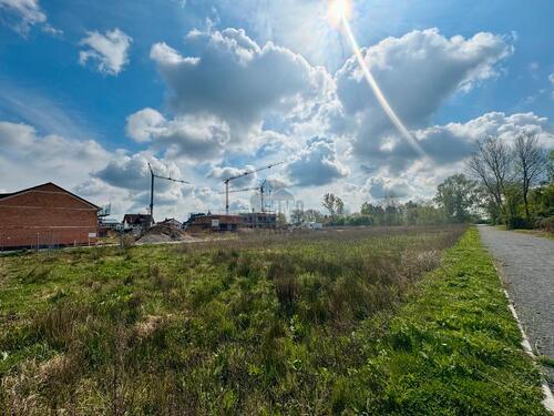 Foto - IHR PLATZ IM GRÜNEN - SOFORT BEBAUBAR IM ATTRAKTIVEN NEUBAUGEBIET