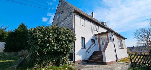 Foto - Einfamilienhaus Mehrgenerationen Haus Garagen Nebengebäude 1080m²