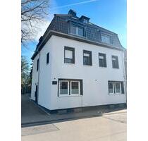 Moderne 2–3 Zimmer Erdgeschosswohnung mit Einbauküche - Solingen Central