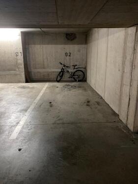Foto - Tiefgaragenstellplatz - 65,00 EUR Miete,