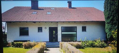 Foto - Großes Mehrfamilienhaus in Pleinting (Frauenberg) – 2 Wohnungen +