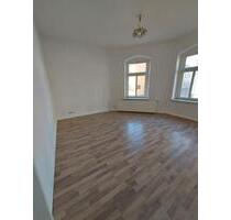 2,5-Zimmer-Wohnung mit Küche + Wannenbad - Werdau