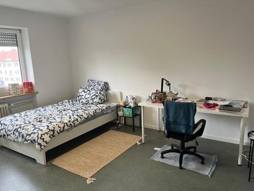 Foto - möbiliertes WG Zimmer - 770,00&nbsp;EUR Kaltmiete, ca.&nbsp; 18,00&nbsp;m&sup2;