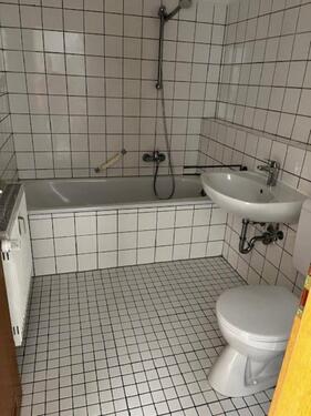 Foto - schöne gr0ße 3 ZKB Maisonettewohnung mit Balkon & Aufzug in der Mitte von Baunatal, am ZOB ( BTL-RS6-3L )