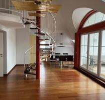 Exklusive und außergewöhnliche Dachgeschosswohnung mit Galerie zum Mieten in Gröbenzell