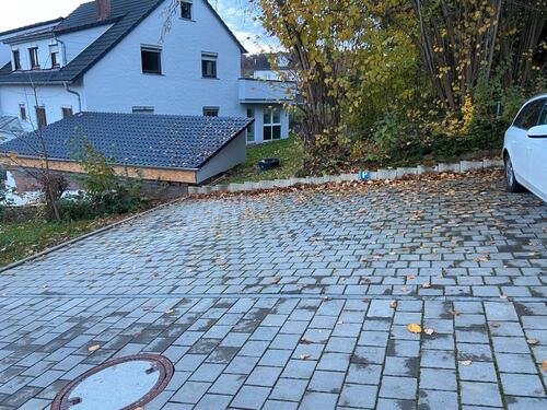 Foto - Zwei nebeneinander stehenden Stellplätze zu vermieten