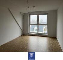 Himmlisch wohnen unterm Dach! Erstbezug mit Fußbodenheizung, EBK, Vinyl, Lift! - Arnsdorf