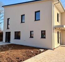 BAUGEBIET KENNEDY 2 SÜD, GROßZÜGIGE NEUBAU DOPPELHAUSHÄLFTE - Amberg