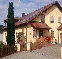 Mietwohnung 4-Zimmer m. 2 Carportplätzen - Burglengenfeld