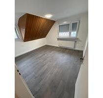 3-Zi.-DG-Wohnung in Stuttgart-Stammheim – renoviert