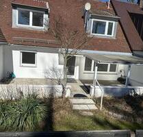 Haus, 150 m² Südgarten, Kamin & Fußbodenheizung – ruhige Lage am Bach in Oberschleißheim b. München