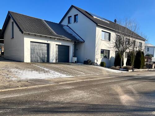 Foto - Großzügiges Einfamilienhaus mit Einliegerwohnung - provisionsfrei