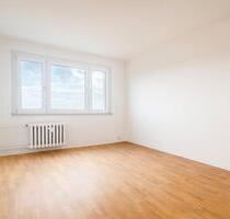 Attraktive 4-Raum-Wohnung mit Balkon, Naturidylle & Stellplatz – perfekte Lage nahe Erfurt, Weimar & Arnstadt - Rudolstadt