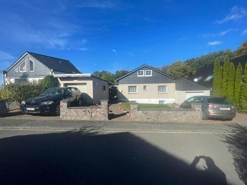 Foto - Haus Schwimmbad, Garagen Sauna, Stellplatz privat