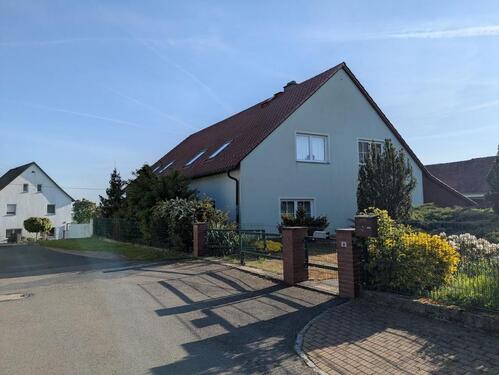 Foto - Großes Einfamilienhaus mit viel Ausbaupotential