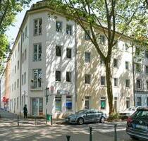 Stadtmitte: Großzügige 3-Zimmer-Wohnung mit Einbauküche - Düsseldorf