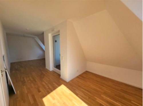 Foto - Moderne 1-Zimmer-Dachgeschosswohnung in Toplage Almarkt