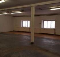 Lagerräume - 900,00&nbsp;EUR Kaltmiete, ca.&nbsp; 320,00&nbsp;m&sup2; in Prien am Chiemsee (PLZ: 83209)