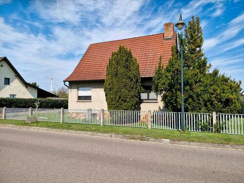 Foto - Einfamilienhaus mit Grundstück - 250.000,00&nbsp;EUR Kaufpreis, ca.&nbsp; 95,00&nbsp;m&sup2;