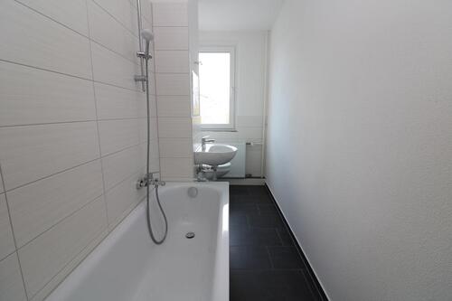 Foto - Auf Tauchstation im neu sanierten Wannenbad...2-RW mit Wanne u. Balkon!!!