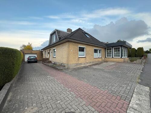 Foto - 4,5 Zimmer Erdgeschoss Wohnung - 1.300,00&nbsp;EUR Kaltmiete, ca.&nbsp; 120,00&nbsp;m&sup2;