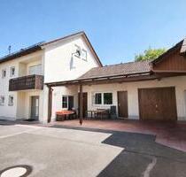 Provisionsfreies Raumwunder: Zweifamilienhaus (ca. 258 m²) mit PV - Jettingen-Scheppach