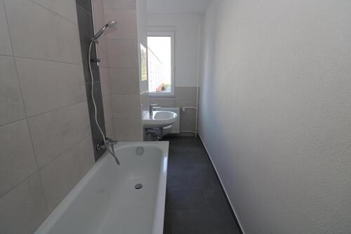 Foto - Verdammt ich lieb dich…neu sanierte 3-RW mit Wanne u. Balkon!!!