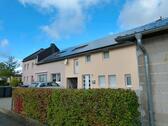 Foto - Doppelhaus mit 2 Wohneinheiten und PV-Anlage