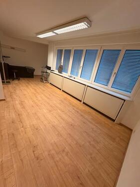 Foto - Büroräumlichkeit zu vermieten - 450,00 EUR Kaltmiete,
