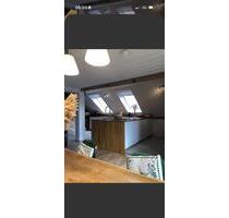 Dachgeschosswohnung - 1.600,00&nbsp;EUR Kaltmiete, ca.&nbsp; 120,00&nbsp;m&sup2; in Laufen (PLZ: 83410)