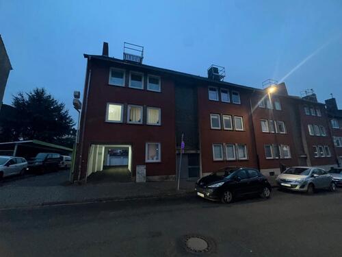 Foto - Garage im Hinterhof eines Mehrfamilienhauses