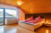 Foto - 3 - Zimmer Wohnung möbliert Balkon Dachgeschoss