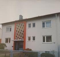 Gemütliche Dachgeschosswohnung mit Einbauküche - Ansbach