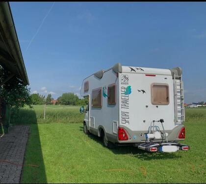Foto - Stellplatz für Wohnwagenanhänger Wohnmobil zu vermieten