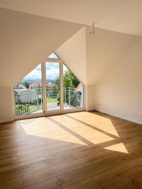 Foto - Hochwertig sanierte Panorama-Wohnung mit neuer Einbauküche & TG