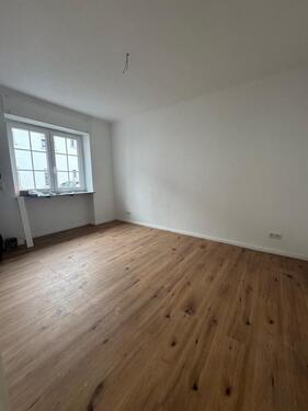 Foto - Erstbezug nach Sanierung 1-ZKB EG Wohnung