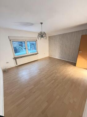 Foto - Frisch renovierte 3 Zimmer-Wohnung mit großer Küche- 35687